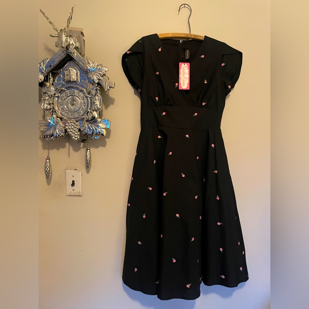 Voodoo Vixen swing dress “Rose to the occasion” Medium NWT